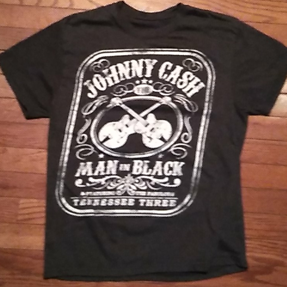 Johnny Cash featuring The Tennessee Three tee